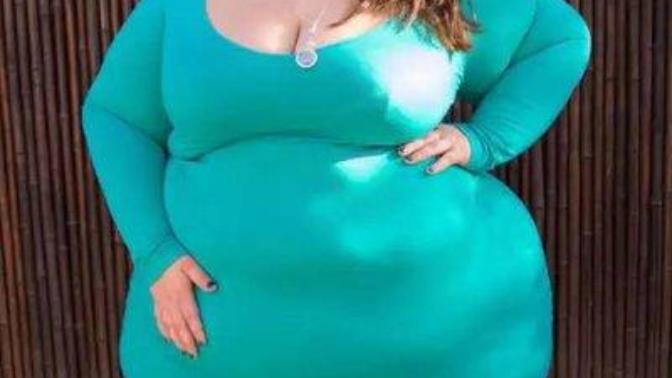 How do I get a morbidly obese (fat) woman to like me?