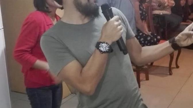 How can I tell the guy I like, that I dont like how his beard looks?