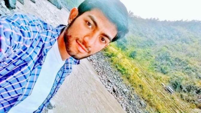 Please rate me for my beauty?