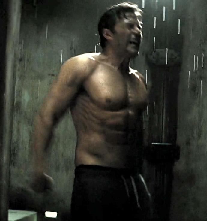 Who has the hottest Justice League body?