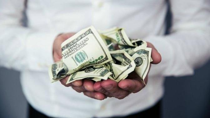 Do you think men or women care more about how much their future spouse will make?