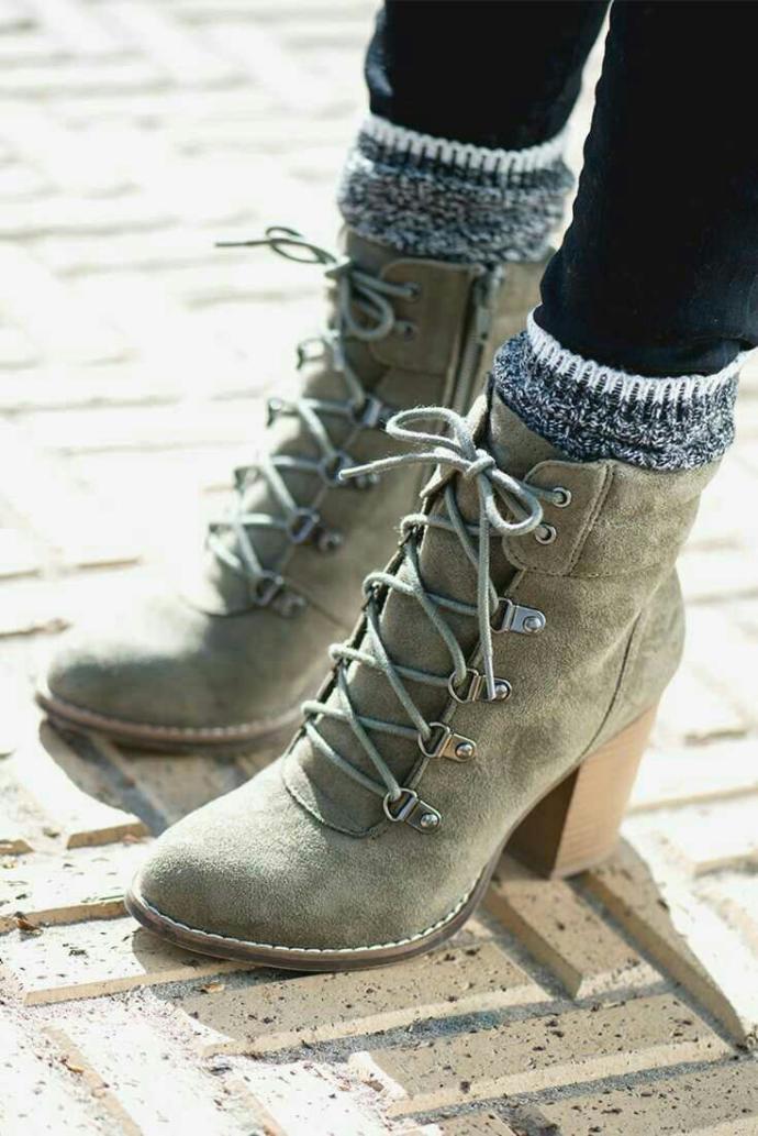 Straight Guy Compliments Women's Shoes??