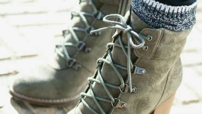 Straight Guy Compliments Women's Shoes?