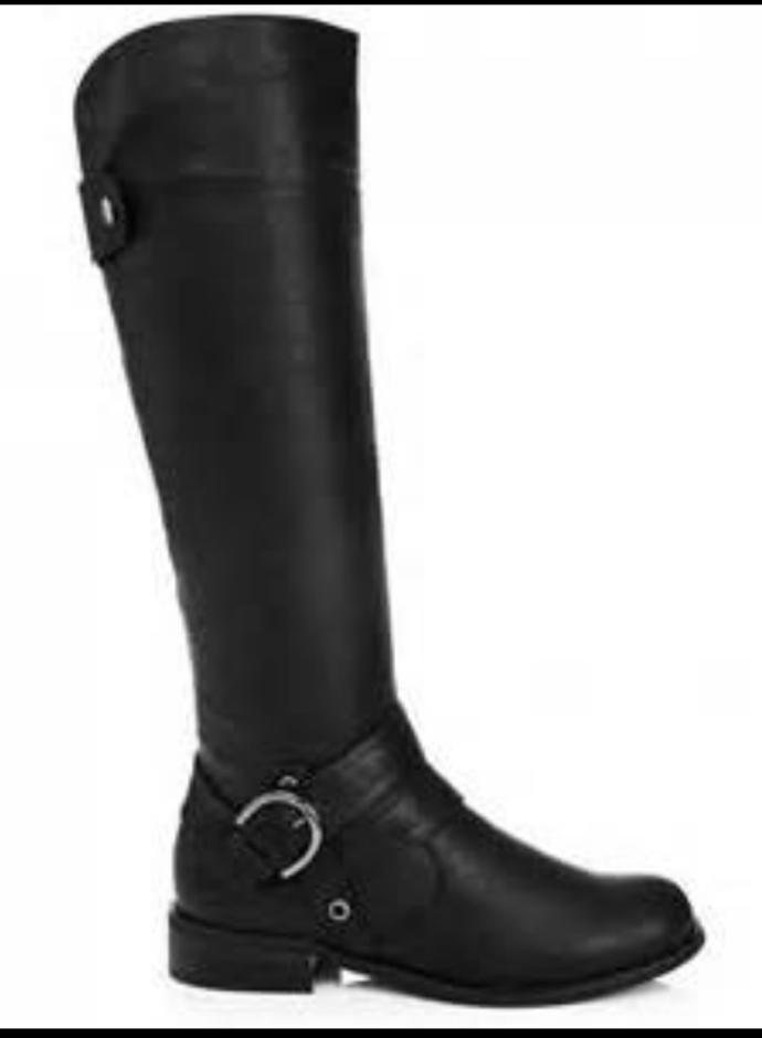 Are knee high boots trashy?