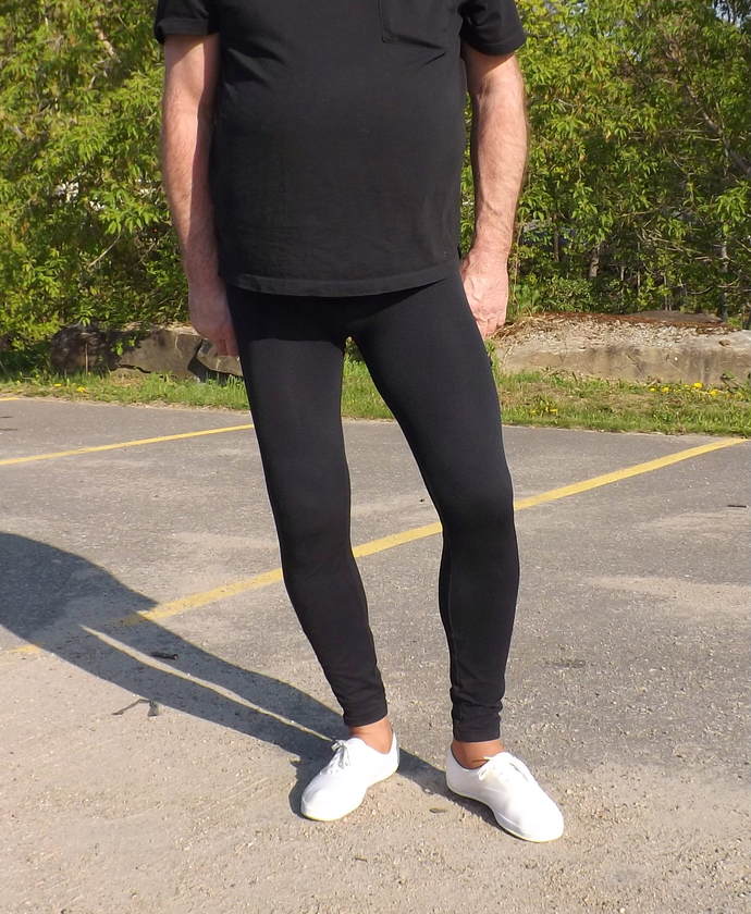 How do women feel about men wearing leggings in public? GirlsAskGuys