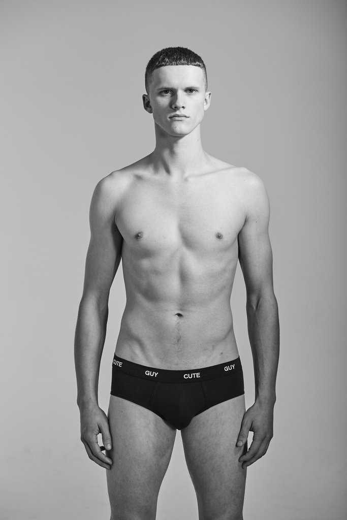 Slim/skinny men or chubby/muscly?