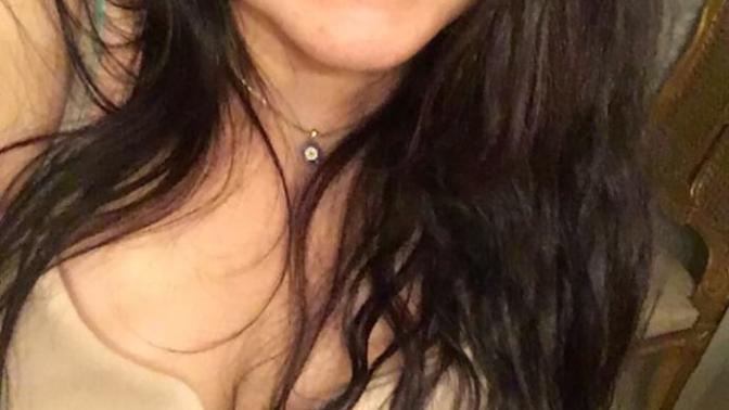 POLL QUESTION: Am I hot or pretty?
