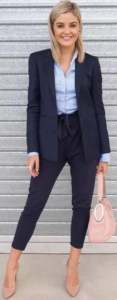 Female wearing a 3 piece suit, and tie to formal interview?
