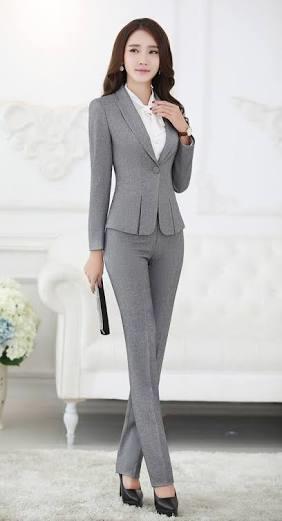 Female wearing a 3 piece suit, and tie to formal interview?