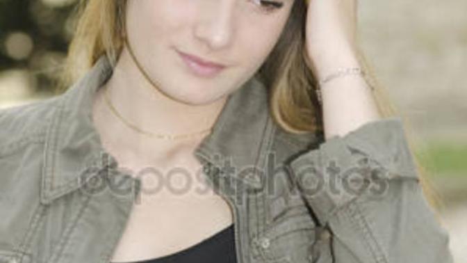 Do guys like it when a girl runs her hand through her hair?
