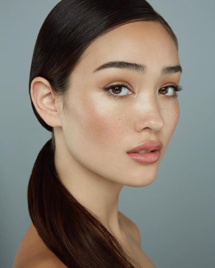 guys: which out of the two makeup looks do you prefer?