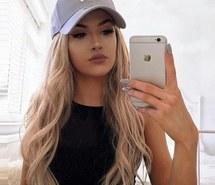 Why do females take bad selfies?