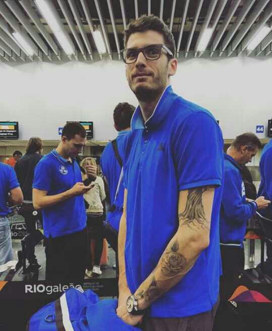 Girls, how attractive do you find Matt Anderson (volleyball player)??