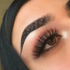 Why do girls in 2017 like to use those eyebrows that look like an inversed Nike logo?