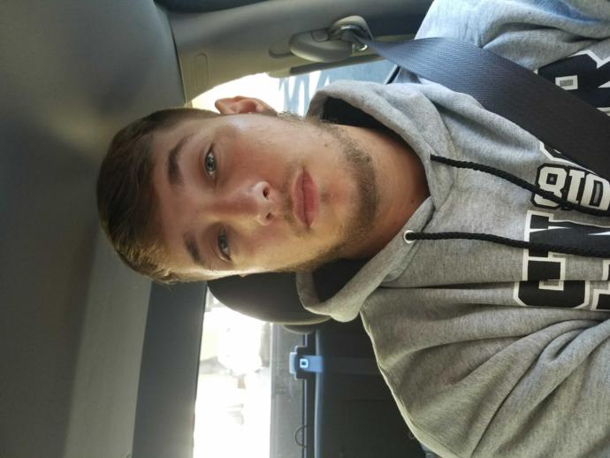 At first glance do I look good enough to grab a girl's attention??