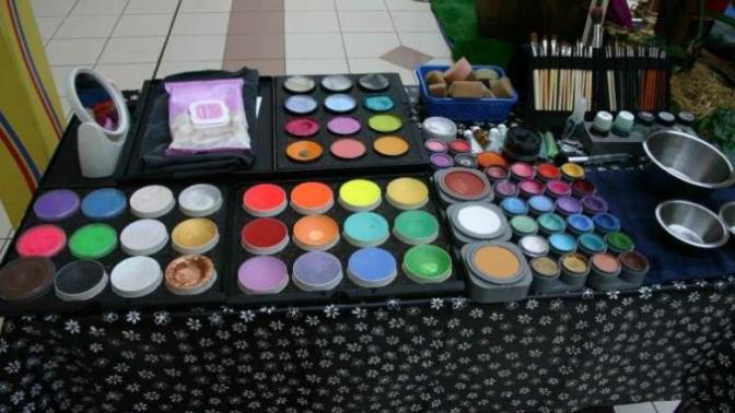 Girls, I love face painting. What is your opinion? (See description)?
