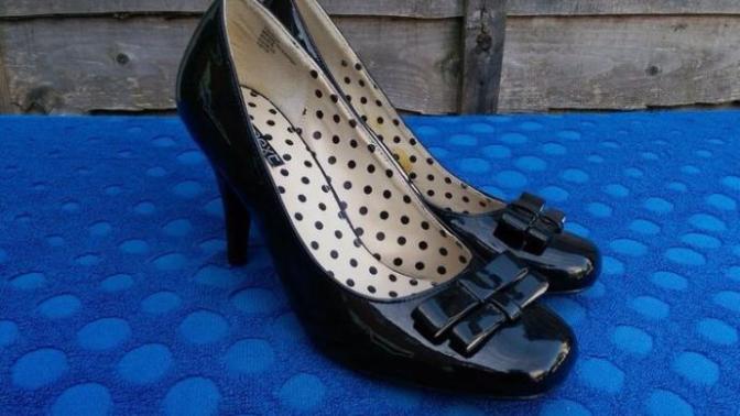 Girls, Do you think these are too formal to wear with skinny jeans?