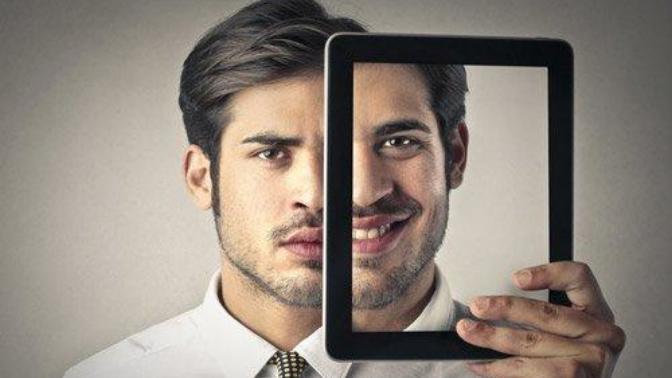 If a guy is bipolar, what can be expected early on in dating? Is this normal what happened?