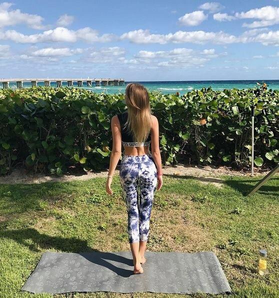What do you think about lower back dimples on a girl? - GirlsAskGuys