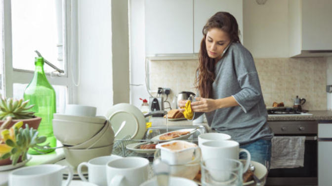 Boyfriend says he won't marry me if I can't cook and clean?