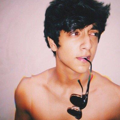 Girls, Rate this guy on a scale of 1-10?