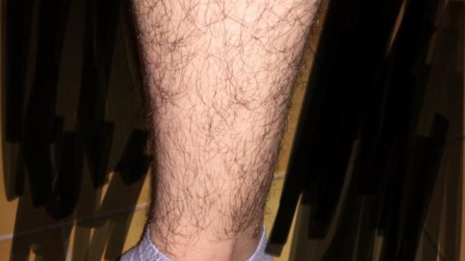 Hows ma leg?😝😝 Hairy?