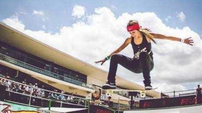 Guys/Girls: would you date Leticia Bufoni?