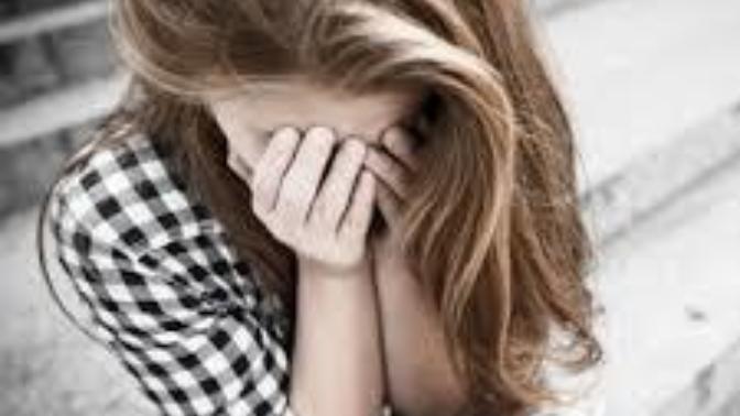 Girls, Does it bother you when a guy you are interested in doesn't text you back?