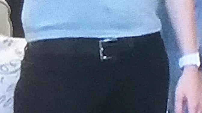Do these black jeggings look good worn with a belt?