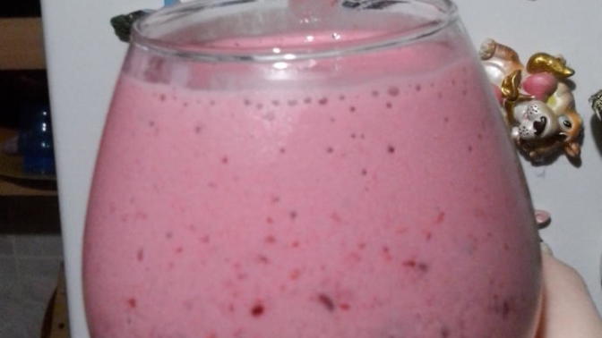 Would u drink this banana-berry smoothie?