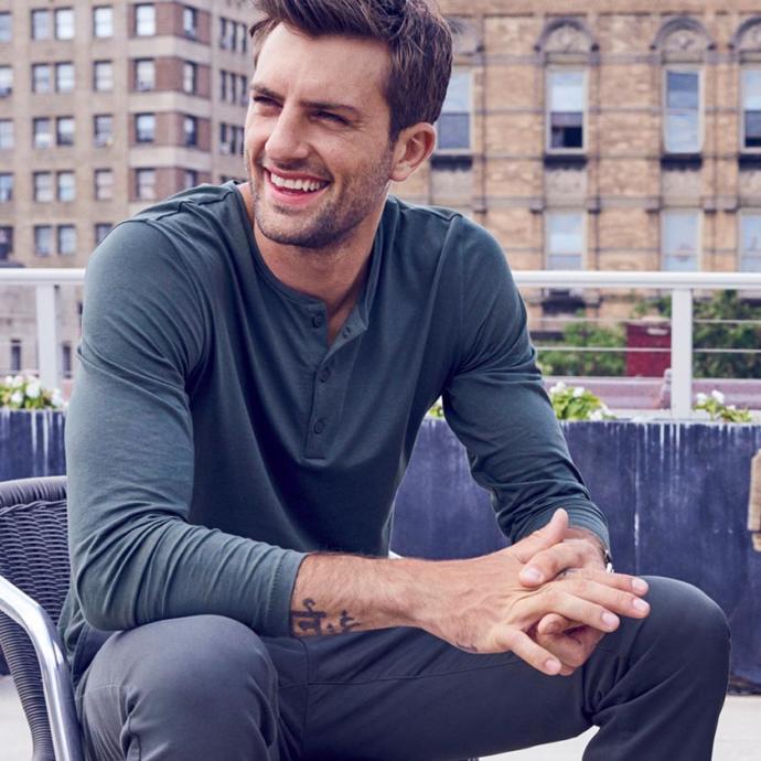 What clothes do girls like on guys?