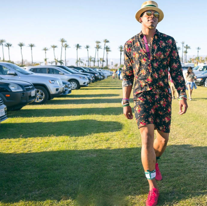 What clothes do girls like on guys?