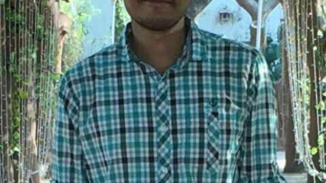 Girls, please give your precious time to comment about my looks?