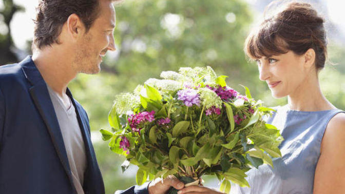 As a man, how would you feel receiving flowers from a love interest?