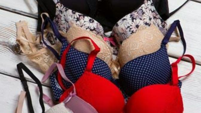 Girls. Whats your boobs size? and What's Your bra color right now?