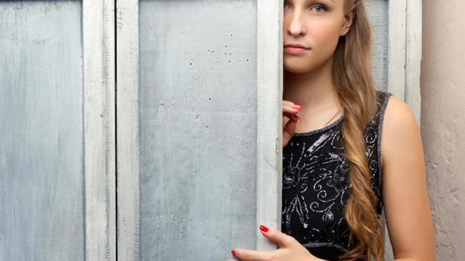 (Discussion) Tell-tale signs of nervousness/attraction/hard to get?