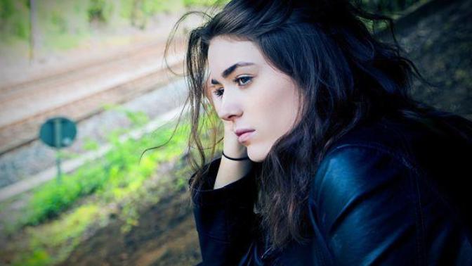 Guys what's the best way to stop my girlfriend from her crazy jealousy?