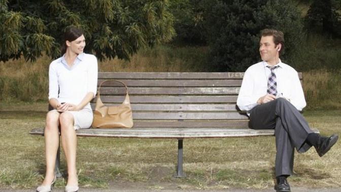 Is it OK to compliment strangers?