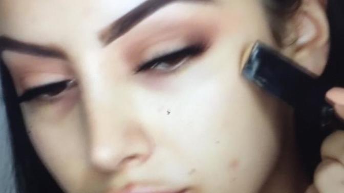 Girls look better without foundation?