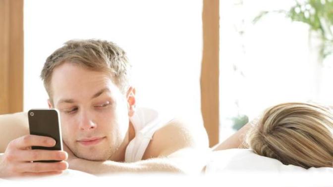 A guy loves me and he's cheating on his girlfriend to be with me?