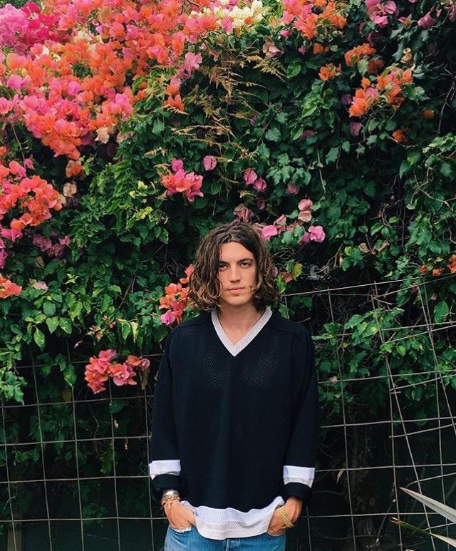 Paul Jason Klein from LANY is a total babe?