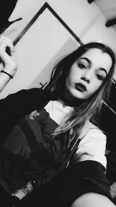 (Selfie) Wich black and white ??