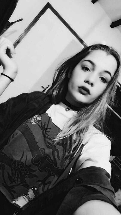 (Selfie) Wich black and white ??