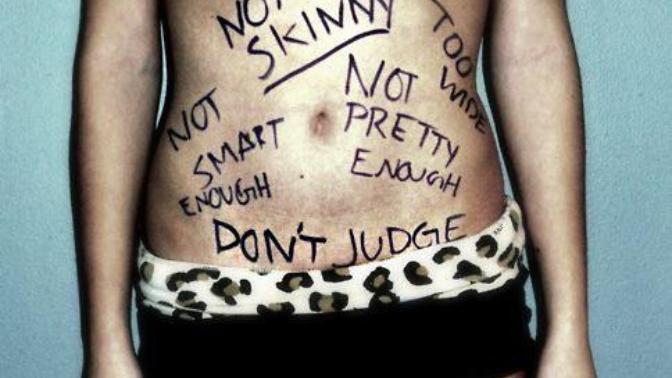 How to deal with an insecure girl?