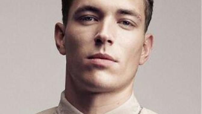 Straight vs Curly Hairstyles?
