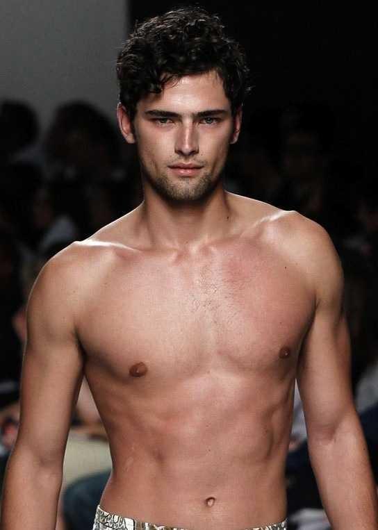 Girls, post the ideal male body?