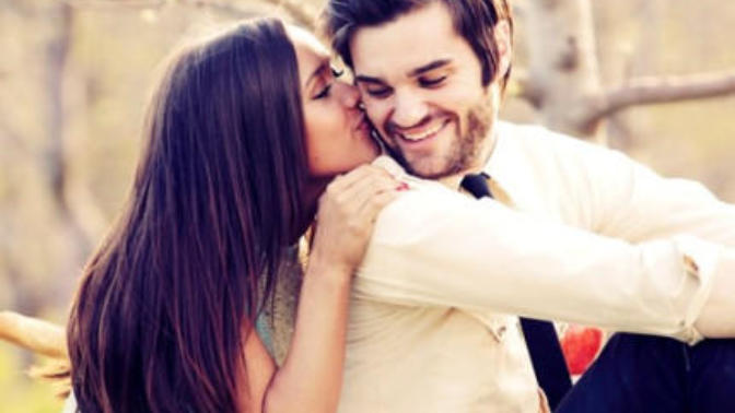 2nd date and he hasn't kissed me, are guys afraid to mess up on the first kiss?