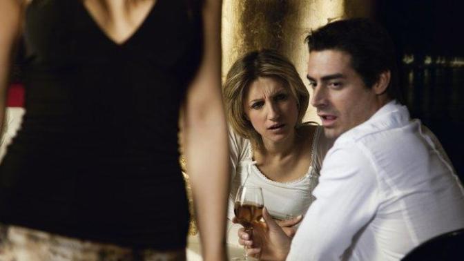 Checking out girls while in a relationship?