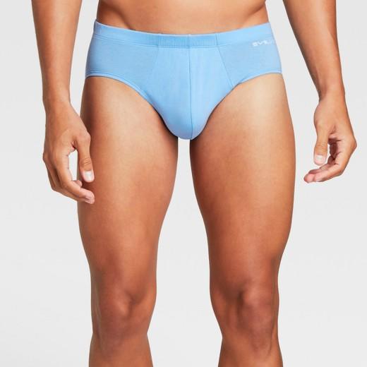 What do you think of guys who still wear tighty whities (i. e. briefs)?