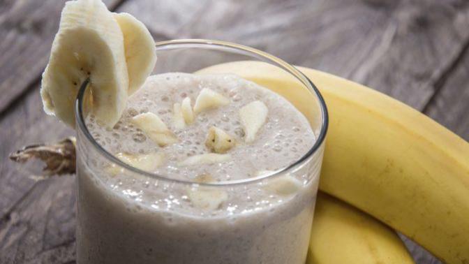 Does drinking banana milk shake after or before workout (weight lifting) help increase muscle size?